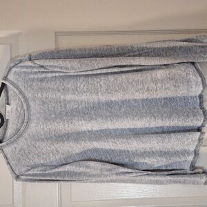 Barefoot Dreams Malibu Collection Gray Top Small